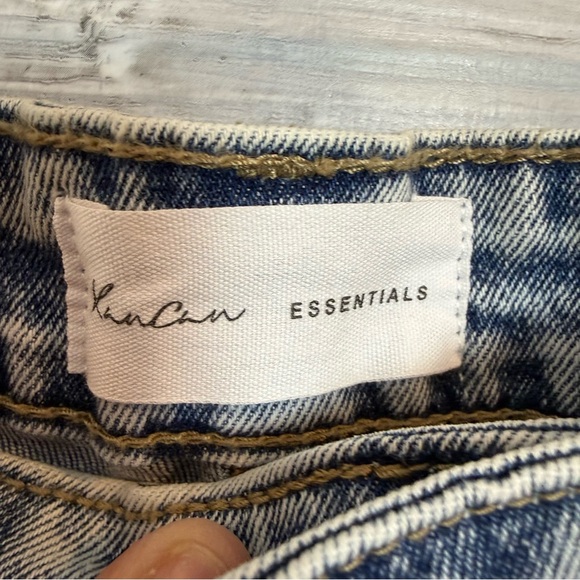 Kancan Gardenia Essentials High Rise Mom Shorts Light Wash - Size Large - Picture 2 of 10